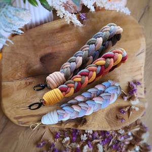 Llavero de macramé bohemio: accesorios hechos a mano para cámaras, teléfonos y billeteras