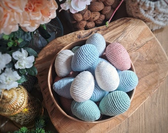 Decorazione per uova di Pasqua in macramè: ornamento primaverile da appendere