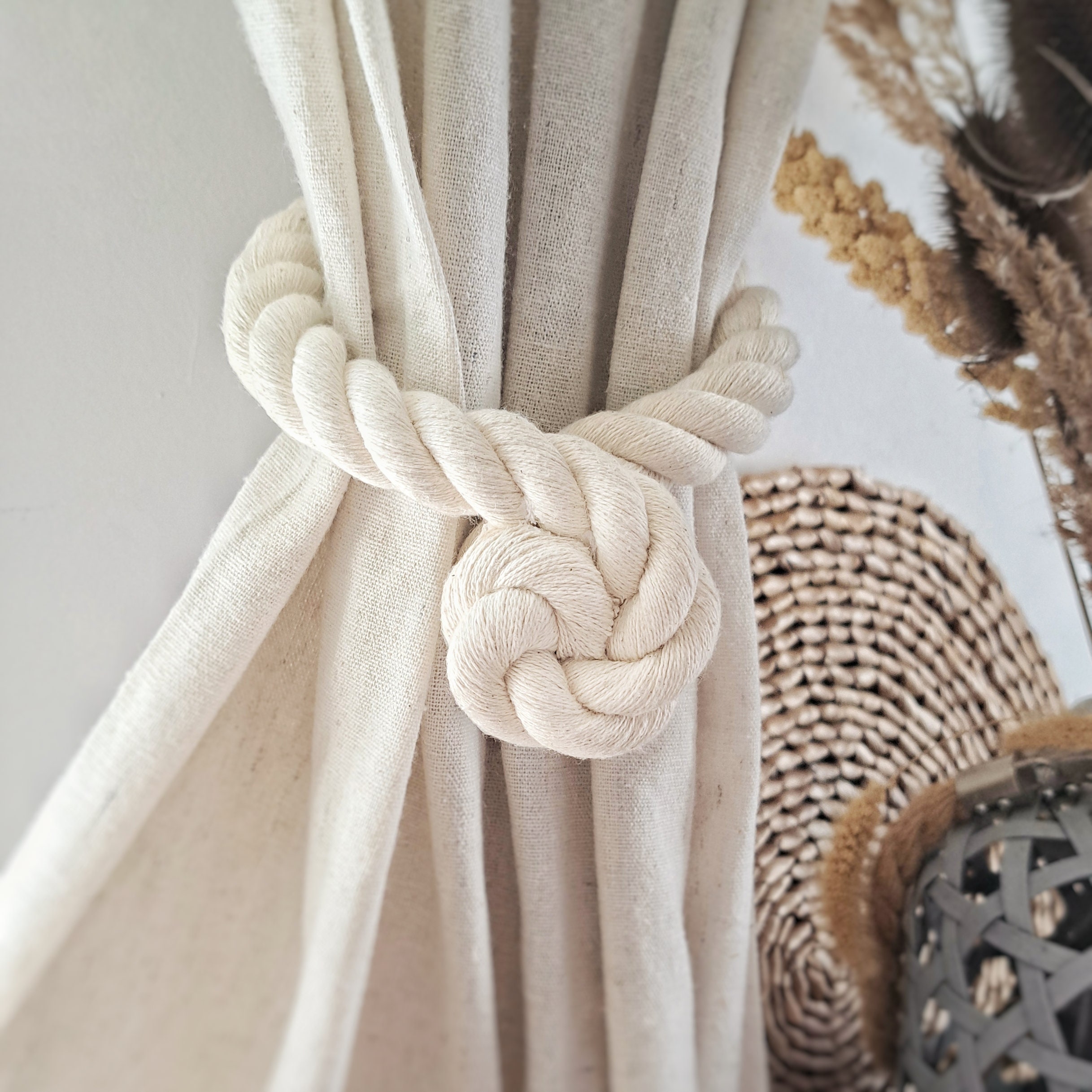 Abrazadera de cortina con cuerda y palillo