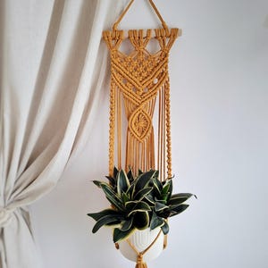 Macrame Plant Hanger: Retro Boho Decor, Fits 14-22cm Pot