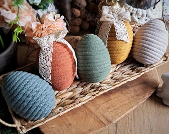 Uovo di Pasqua in macramè fatto a mano: una decorazione primaverile stravagante