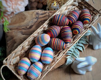 Decorazione per uova di Pasqua in macramè: decorazioni primaverili colorate (7 cm)