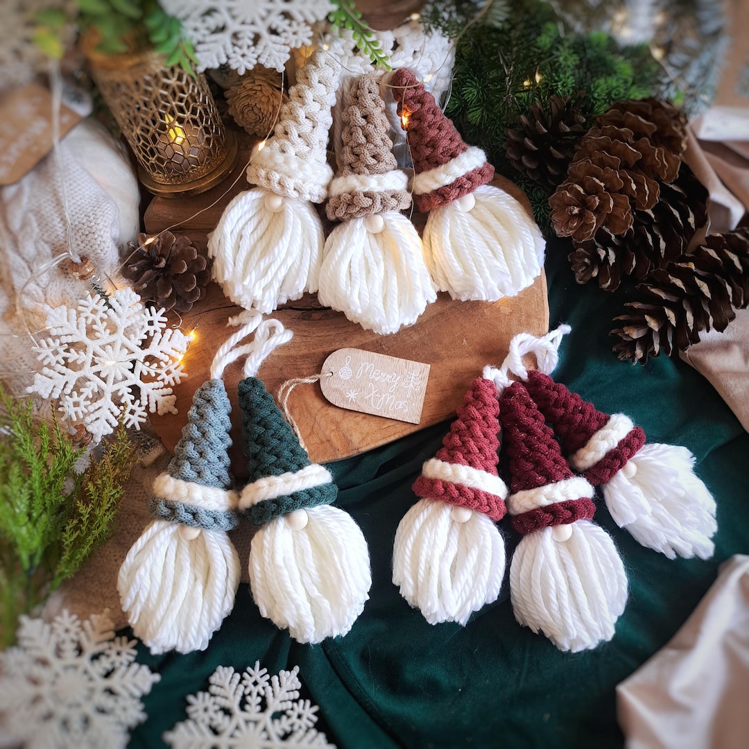 Christmas Gnomes Macrame Ornaments, Macrame Santa Claus, Macrame Gnomes
