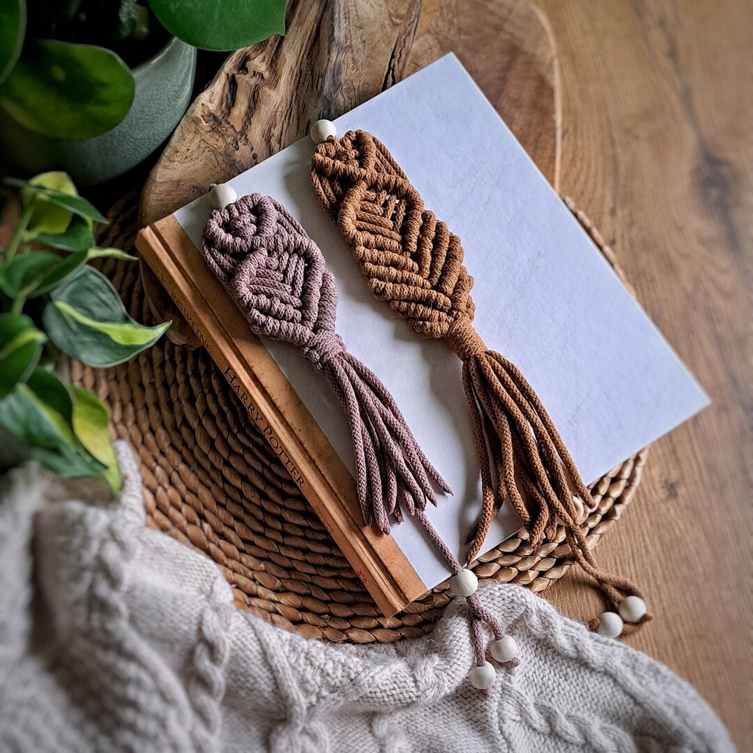 Macrame Bookmark - on the Cover | Adjustable Length | 20 Colours - Etsy