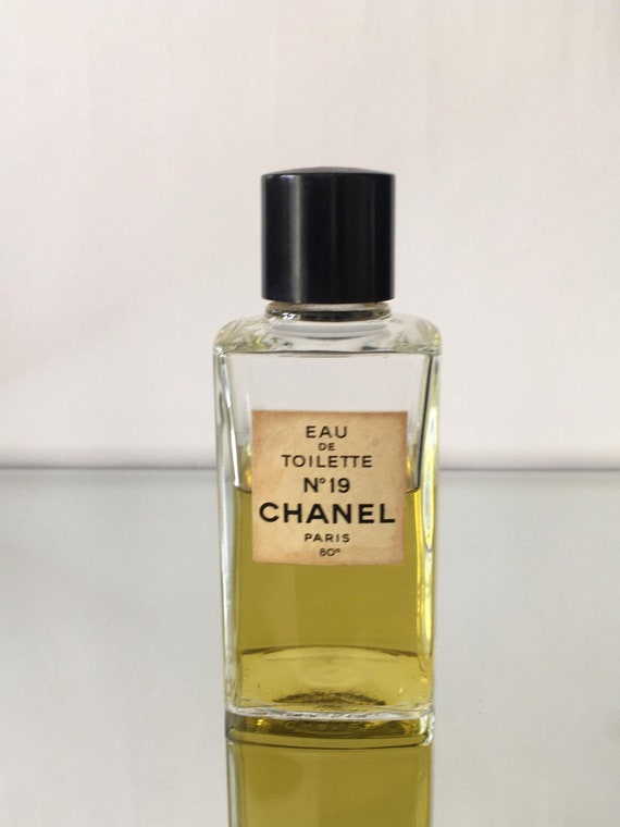 Vintage RARE 1970s Chanel No 19 LARGE 4 Oz 118 Ml Eau De 