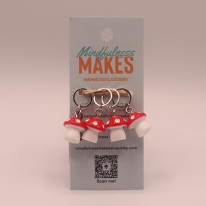 Colourful Mushroom Stitch Marker Set - Progress Keeper - Accessories and Gifts for Knitters and Crocheters - Knitting and Crochet Notions