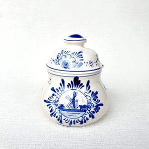 Azucarero antiguo de Delft azul con tapa - Paisaje holandés pintado a mano