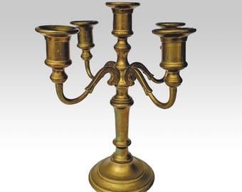 Candelabro antiguo de latón macizo, portavelas de 5 brazos de mediados de siglo, elegante centro de mesa.