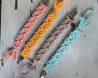 Macrame Paci Clip