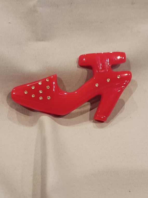 Schultz Bakelite Pin - Red High Heel Shoe with Ank