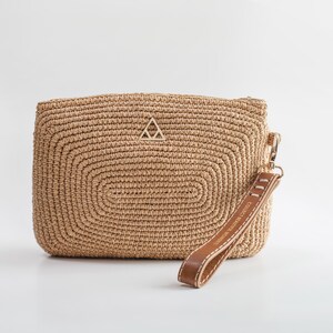 Clutch - Minimalistische gehäkelte stilvolle Tasche aus Raffia - perfektes Geschenk für Sie!
