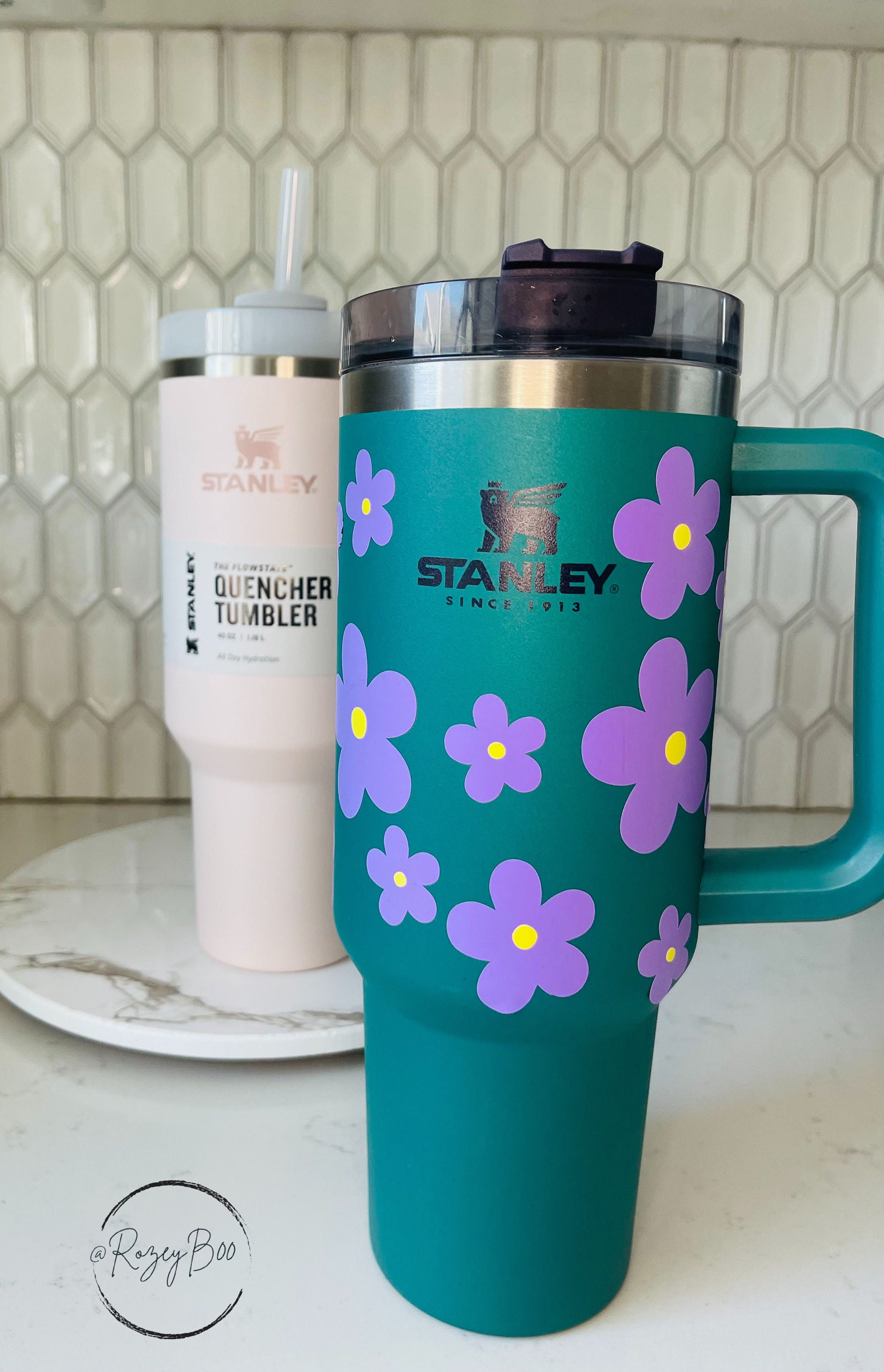 Daisy Smiley Stanley Topper. Fits 30/40/64oz Tumblers – A Vintage View