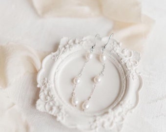 Vide-poches de style baroque ~ Photographie d'art Accessoires de coiffure à plat Anneau de plateau de forme ronde, petite assiette blanche pour épingles par Light Atelier