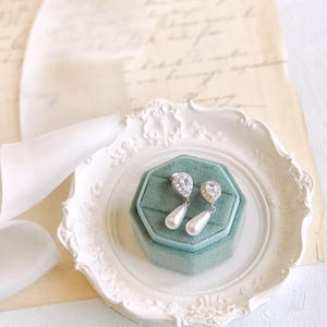 Small Trinket Dish d=11cm Fine Art Wedding Photography Flat Lay Styling Props ring jewelry jewellery accessories display Antique Vintage