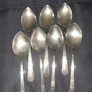 Vintage Silverplated Teaspoons - 1939 International Silver 'Court' Pattern - Set of 7