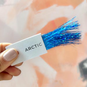 ブルーのヘアティンセル：48インチの耐熱性キラキラ妖精ヘア