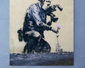 Quadro su tela di Banksy con cameraman e fiori, murale di Banksy, famosa arte murale graffiti, decorazione per la casa con street art, decorazione murale di Banksy