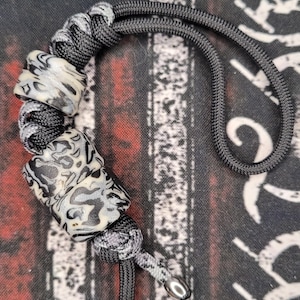 Paracord Knife Lanyard|GlowBeads|Glow in the dark Lanyard|Edc Bead|Keyfob|Keychain lanyard|Backpack lanyard| The Greyscale