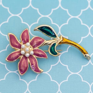 Vintage Red Petals Pearl Flower Brooch - R1