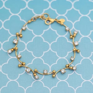 Vintage Diamond Curves Gold Tone Bracelet 7 1/2 inch by Monet - R5