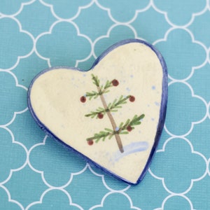 Vintage Ceramic Heart Christmas Mistletoe  Leaves Brooch - R32