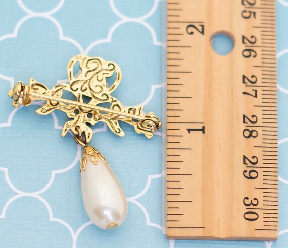 Vintage Victorian Pearl Gold Tone Floral Brooch -… - image 2