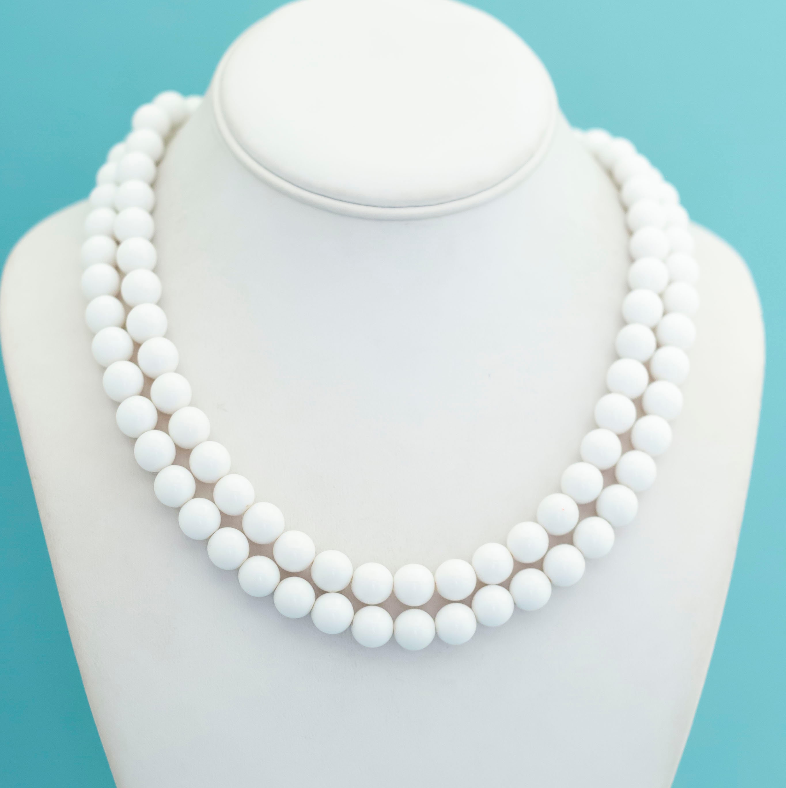 Vintage White Spheres Beaded Necklace 28 Inch - R18 - Etsy