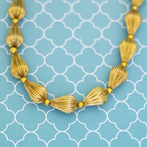 26 inch, Vintage Teardrop Links Gold Tone Round Oval Beaded Necklace - R32