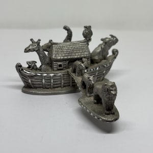 Spoontiques Pewter Noah&#39;s Ark Animals and Boat with Ramp Figurine