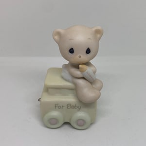 Momenti preziosi 1985 Possa il tuo compleanno essere caldo per la statuetta da collezione Baby