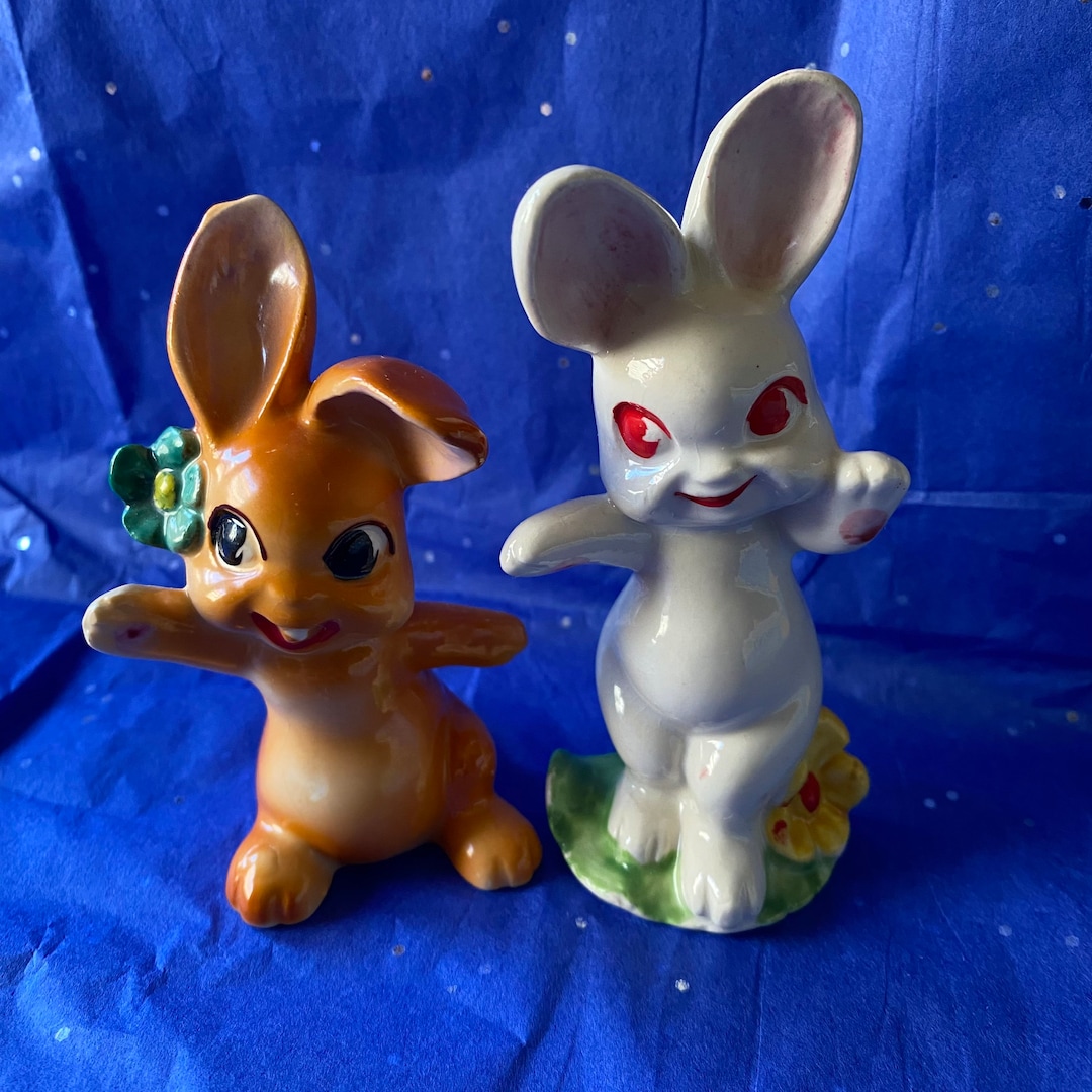 Rare Vintage Bunny Salt and Pepper Shaker Set Japan White and Orange