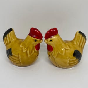 Vintage Chicken Rooster salt and pepper shaker set