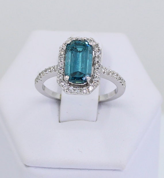 Blue Diamond Ring - image 3