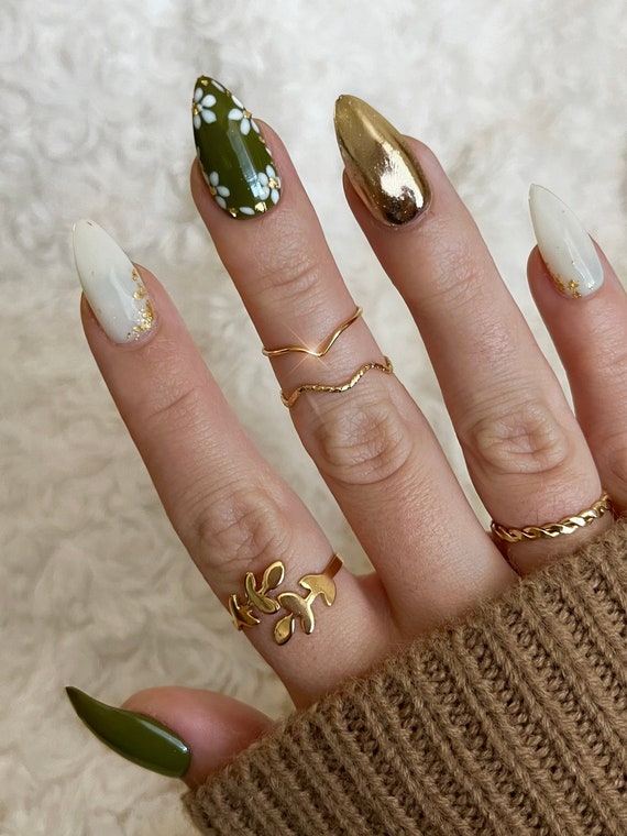 Olive Green Fall Nails, Gold Nails, Chrome Nails, Fall Floral Nails 