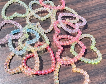 Mezcla de 6 cuentas iridiscentes con forma de corazón AB, cuentas acrílicas multicolores para hacer joyas.