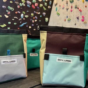 Cryptic Climbing Chalk Buckets (Magnetic Closing)
