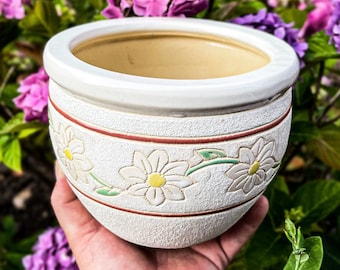 White Daisy Chain Plant Pot Stoneware Textured Indoor Or Outdoor Pot