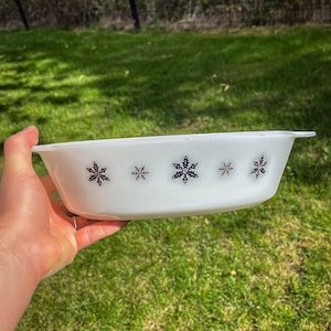 Oven Dish Pyrex - JAJ English Milk Glass -  Oval White & Black Snowflakes - Made in England - Sunderland