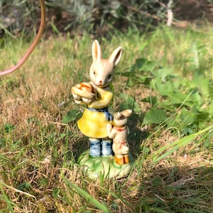 Figurine Bunnies - Peter Rabbit Beatrix Potter - Porcelain Pottery