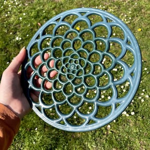 Cast Iron Round Trivet – Teal Enamel Spiral Design - Hot Plate