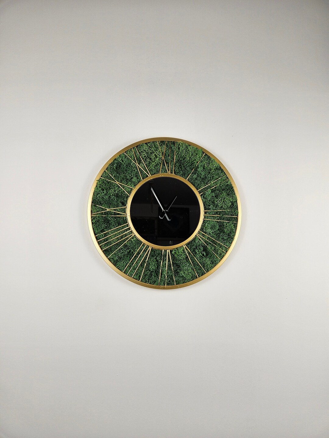 Moss Clock as Moss Wall Picture With Mirror, Wall Clock With Moss, Moss ...