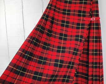 Jupe tartan rouge des années 70, style kilt, taille française XS, très petite jupe tartan style punk, mode universitaire, écossais, longueur genou, mélange de laine des années 1970