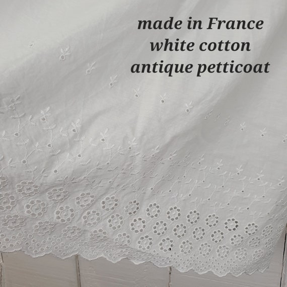 Vintage Medium Size Cotton White Floral Embroider… - image 2