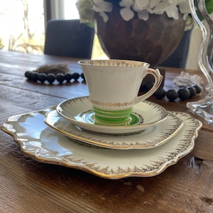 Roslyn Fine Bone China 6992 Green and Gold
