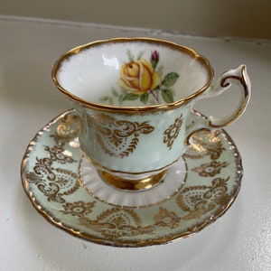 Paragon - Yellow Rose - Teacup - Warranted