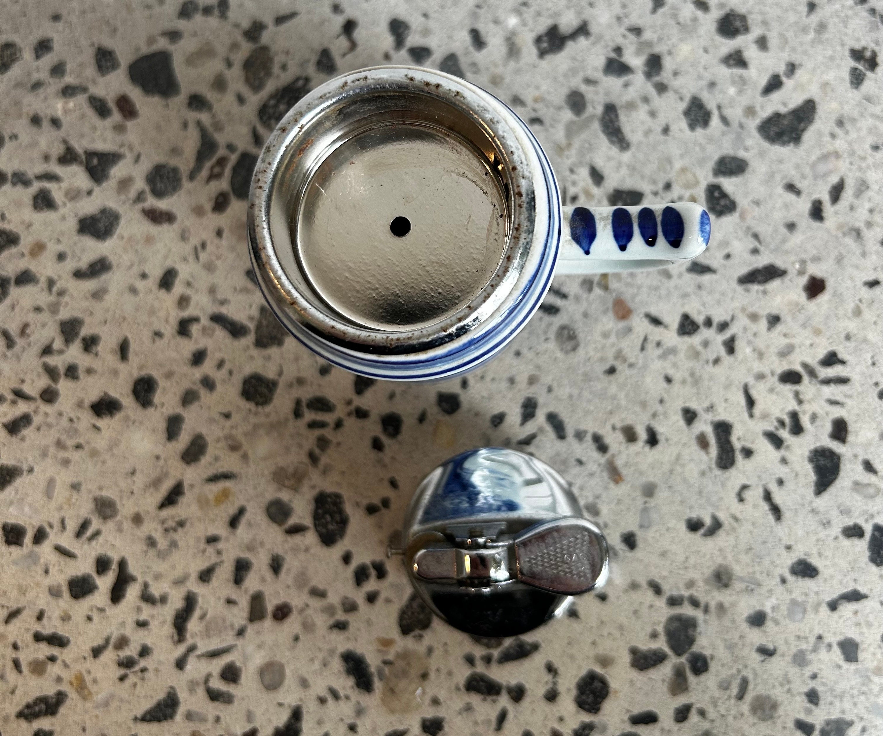 Zippo Lighter Antique Silver Skull & Roses 28988 - Blade HQ