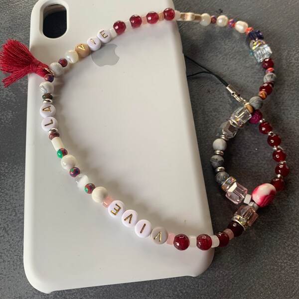 Phone jewel VIVE LA VIE in natural pearls