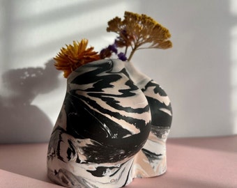Curvy bum vase | Vase | Miniature vase | Pencil Pot | Makeup Brush holder | Gift Ideas | Home decor