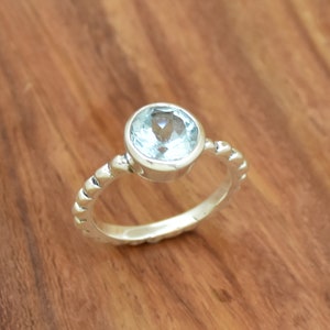 Anillo de topacio azul natural, anillo de plata de ley 925, anillo delicado, anillo de plata con topacio azul, anillo hecho a mano, anillo boho, anillo de diseñador, anillo nuevo