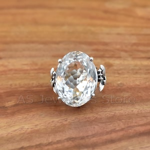 Handgemaakte 925 sterlingzilveren ring: gefacetteerde witte kristallen edelsteen